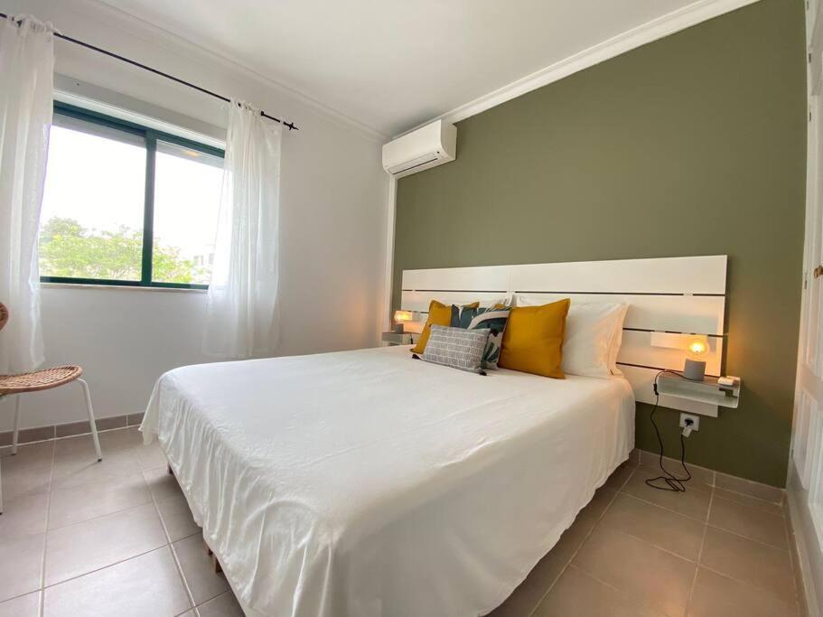 Apartamento Amparo-T2 C/Piscina Carvoeiro  Luaran gambar