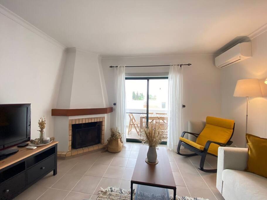 Apartamento Amparo-T2 C/Piscina Carvoeiro  Luaran gambar