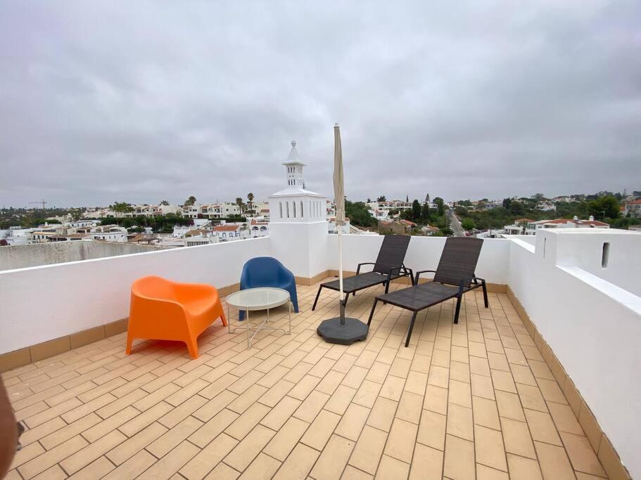 Apartamento Amparo-T2 C/Piscina Carvoeiro  Luaran gambar